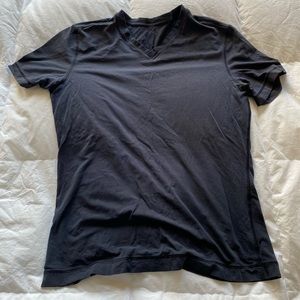 Lululemon Mens Medium 5 Year Basic V